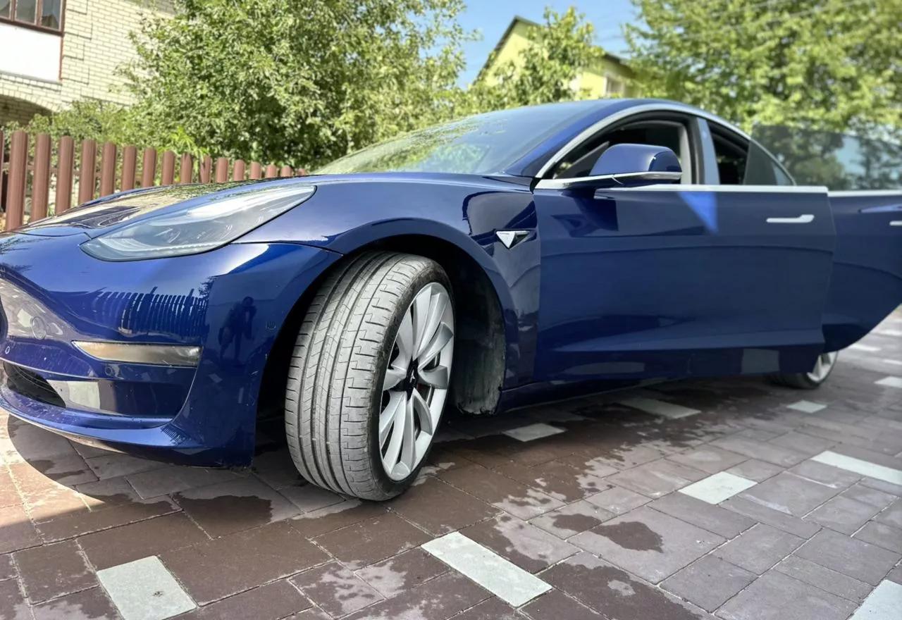 Tesla Model 3  82 kWh 201851