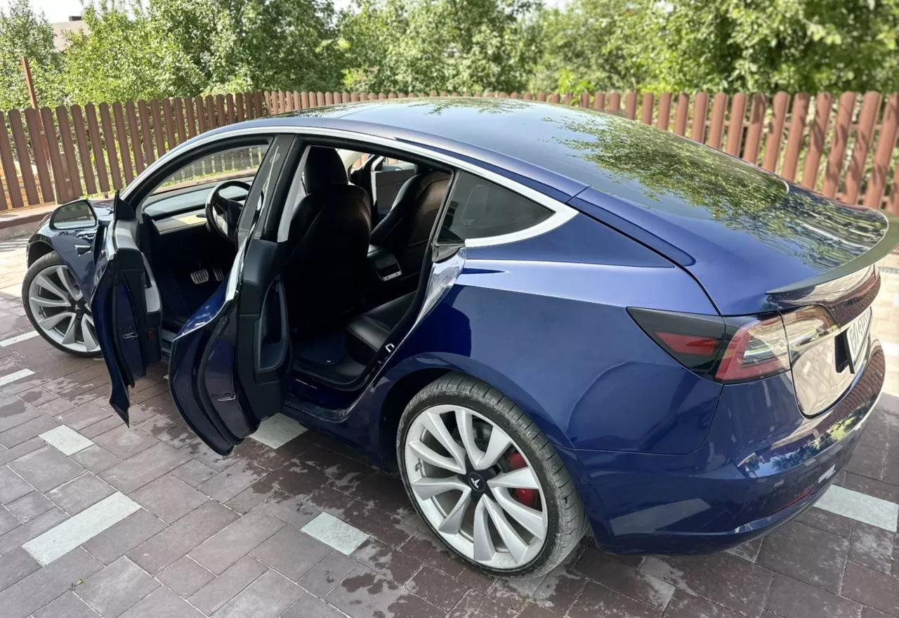 Tesla Model 3  82 kWh 201871