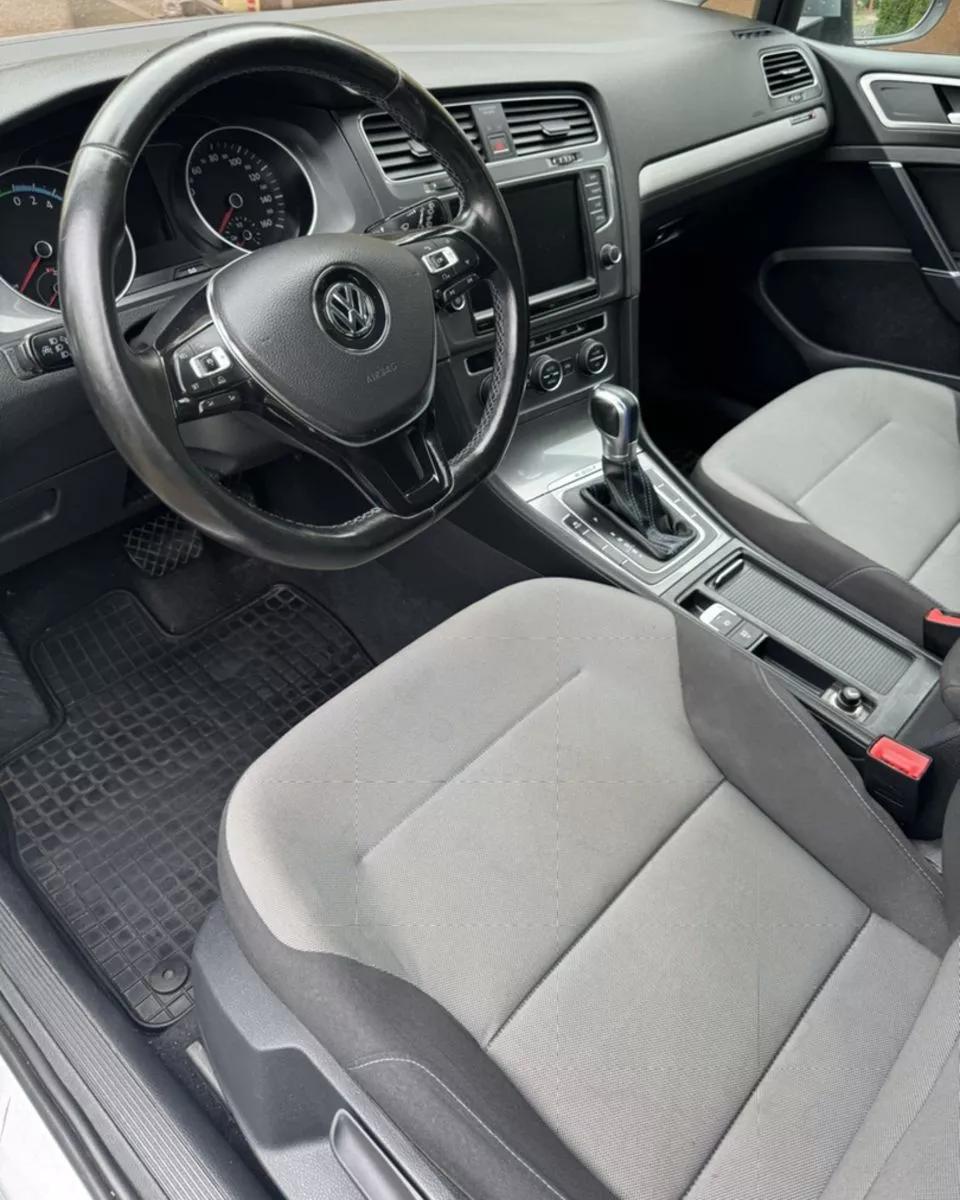 Volkswagen e-Golf  2014131