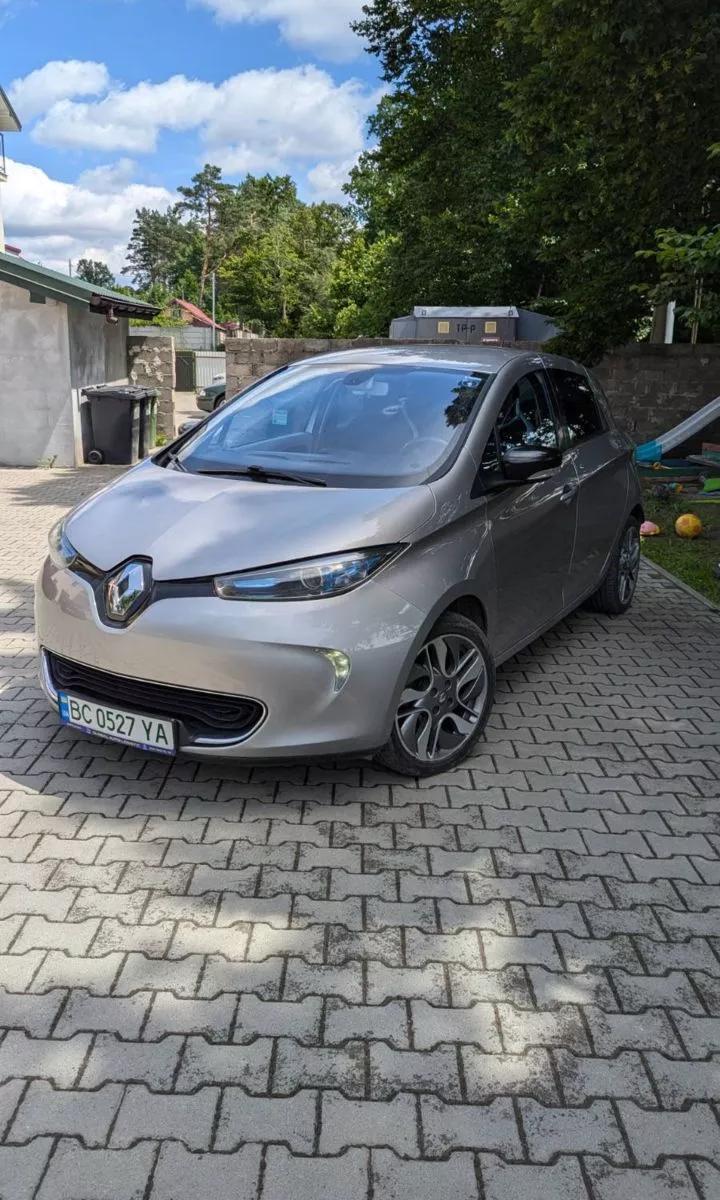 Renault ZOE  2015thumbnail01