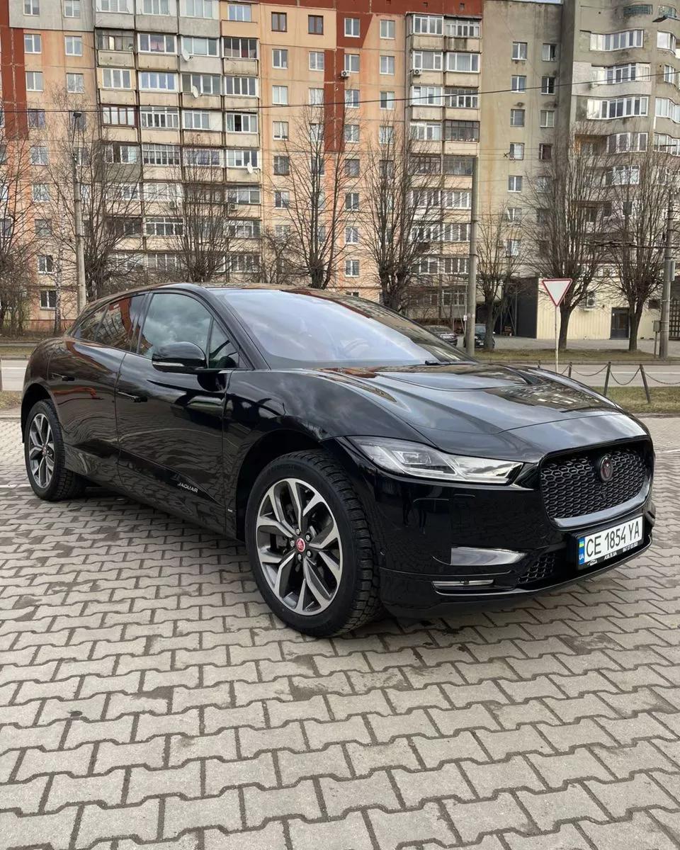 Jaguar I-Pace  2018thumbnail01