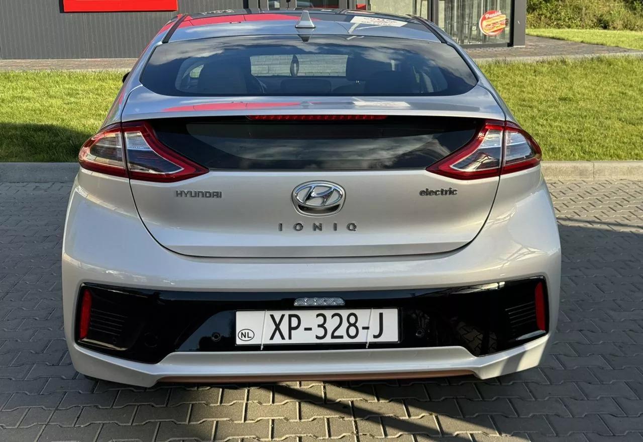 Hyundai Ioniq  88 kWh 2019thumbnail241