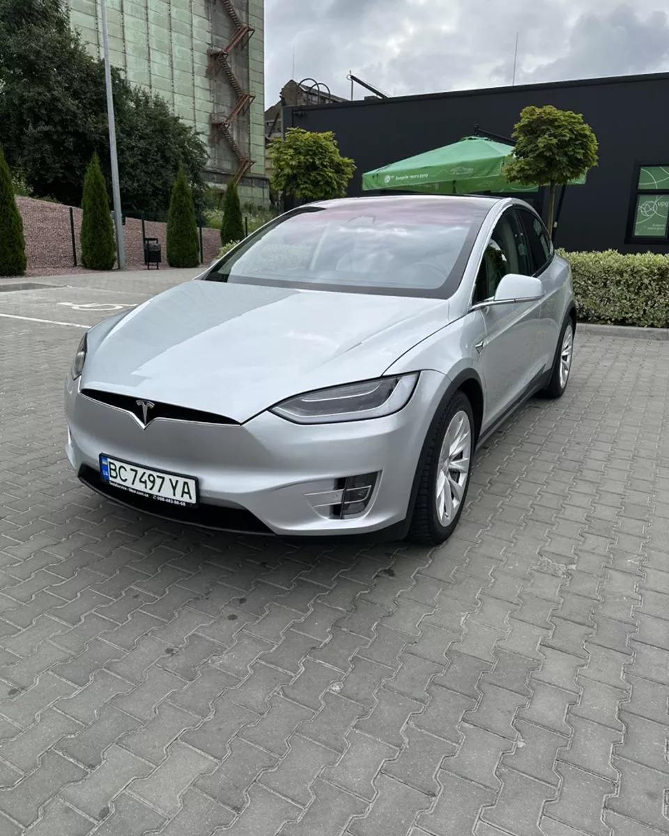 Tesla Model X  2018thumbnail01