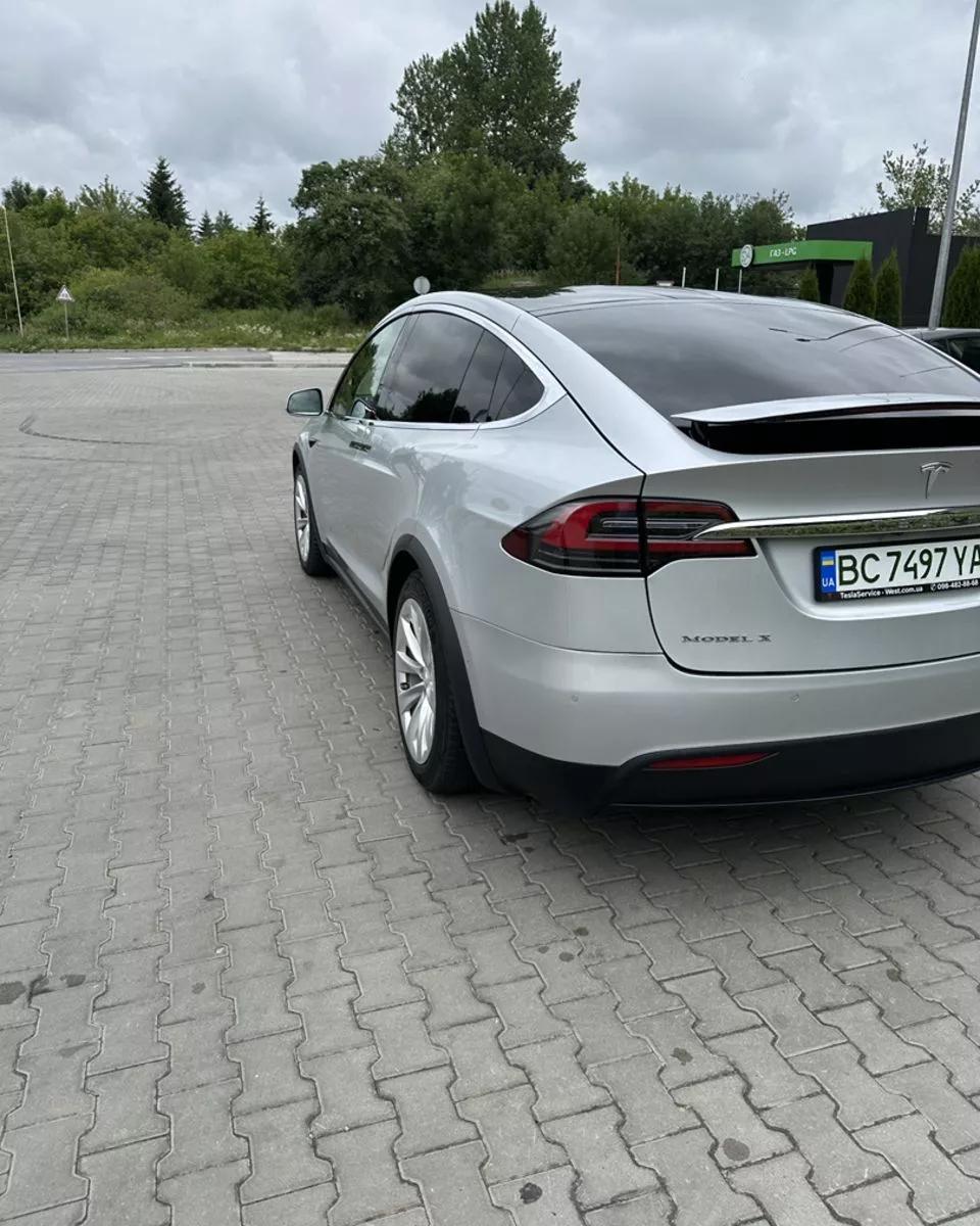 Tesla Model X  201811
