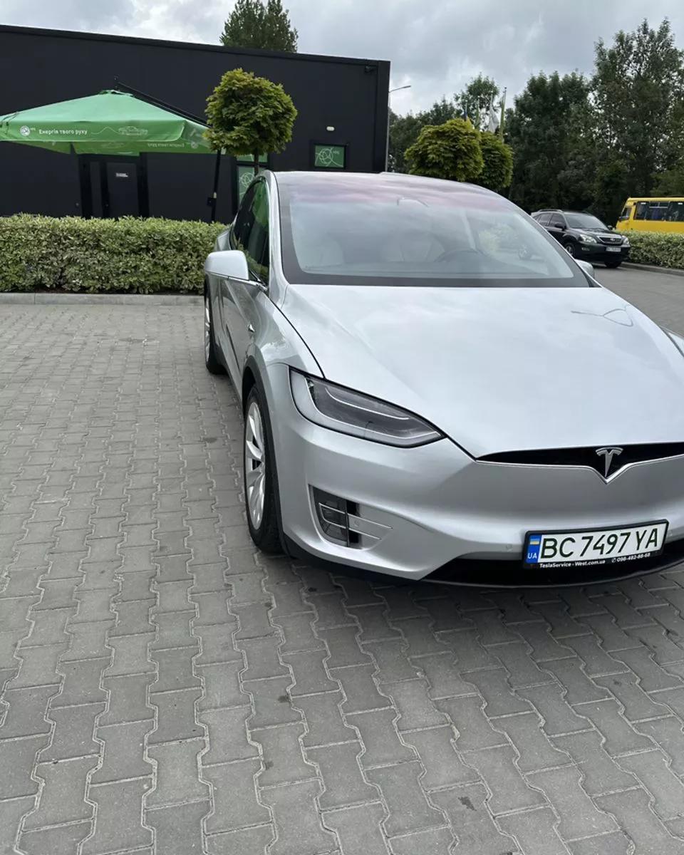 Tesla Model X  2018thumbnail61