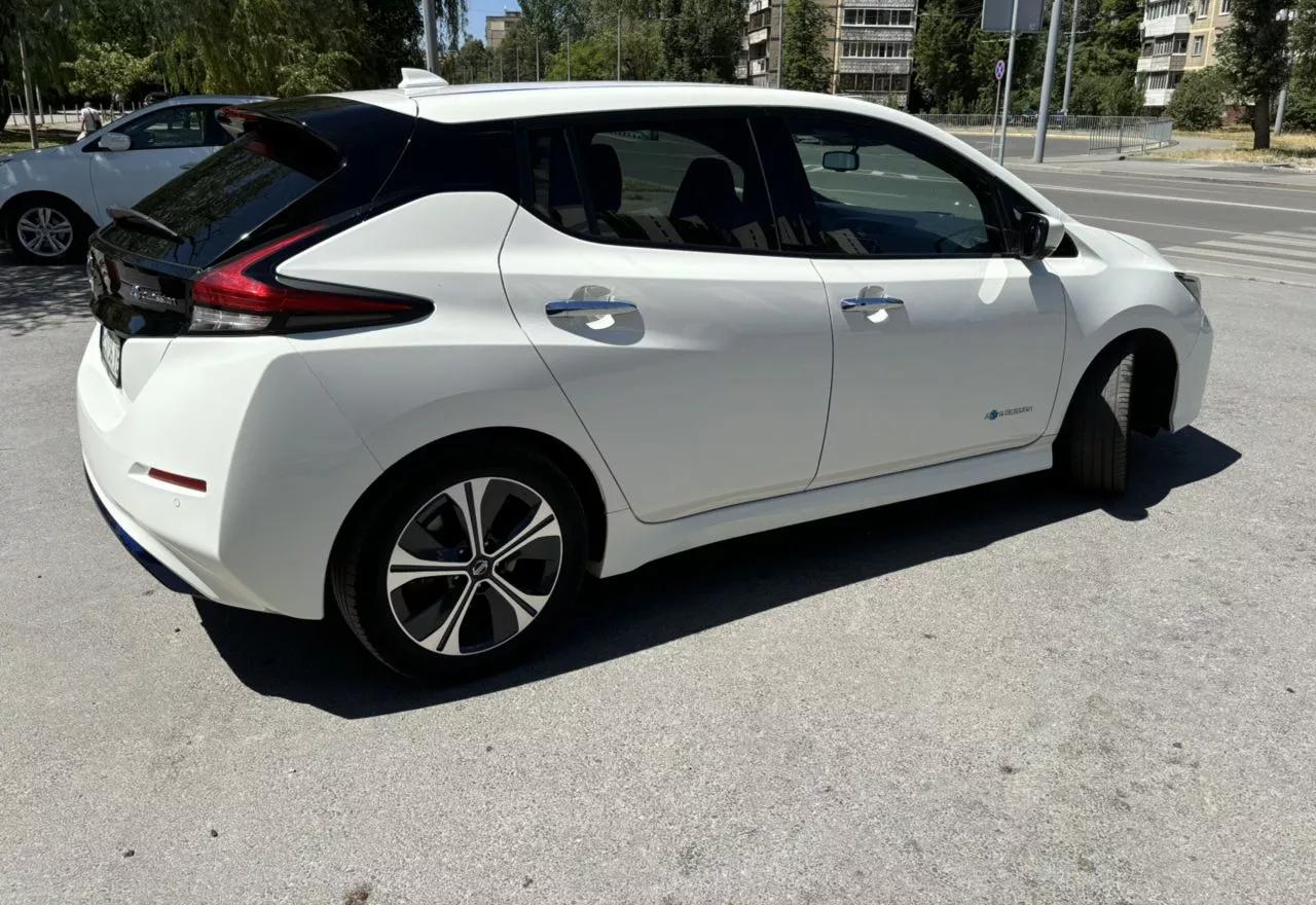 Nissan Leaf  40 kWh 2018thumbnail51