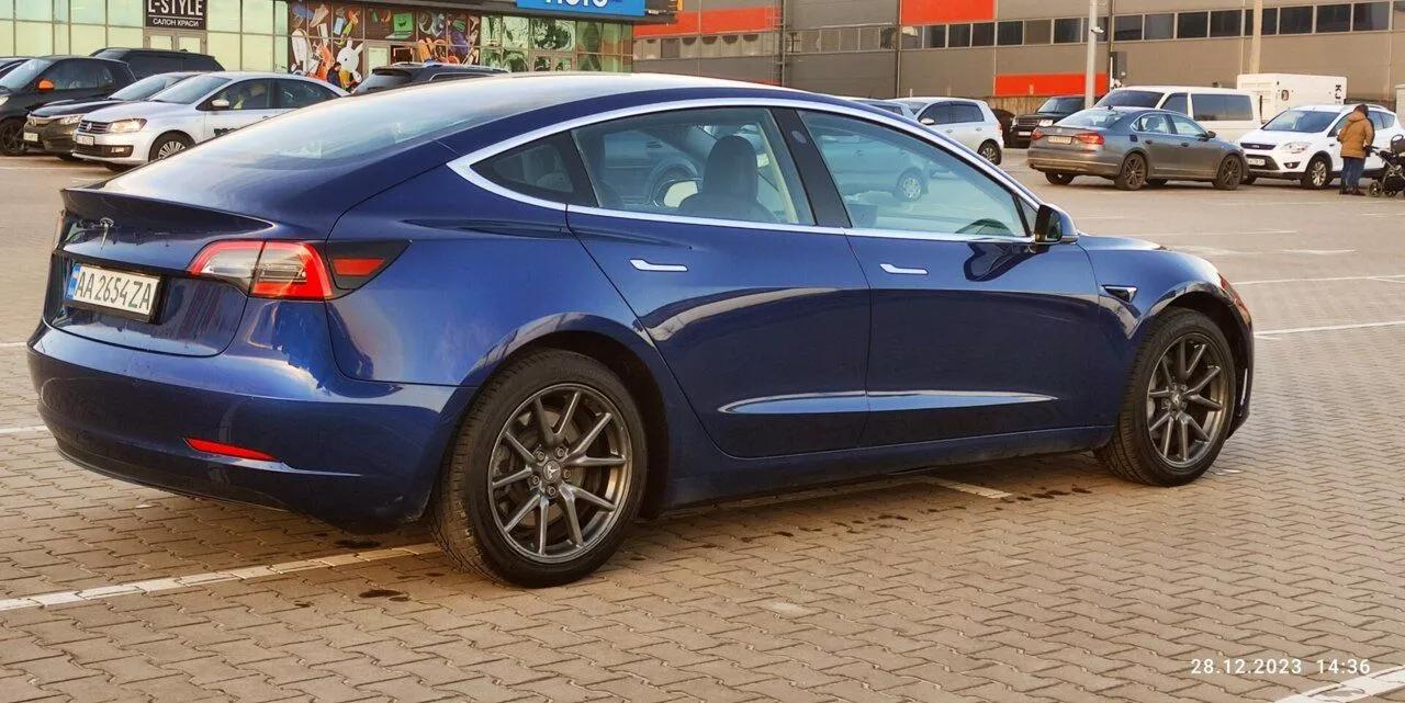 Tesla Model 3  68.3 kWh 2019121
