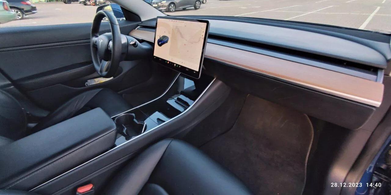 Tesla Model 3  68.3 kWh 2019thumbnail161