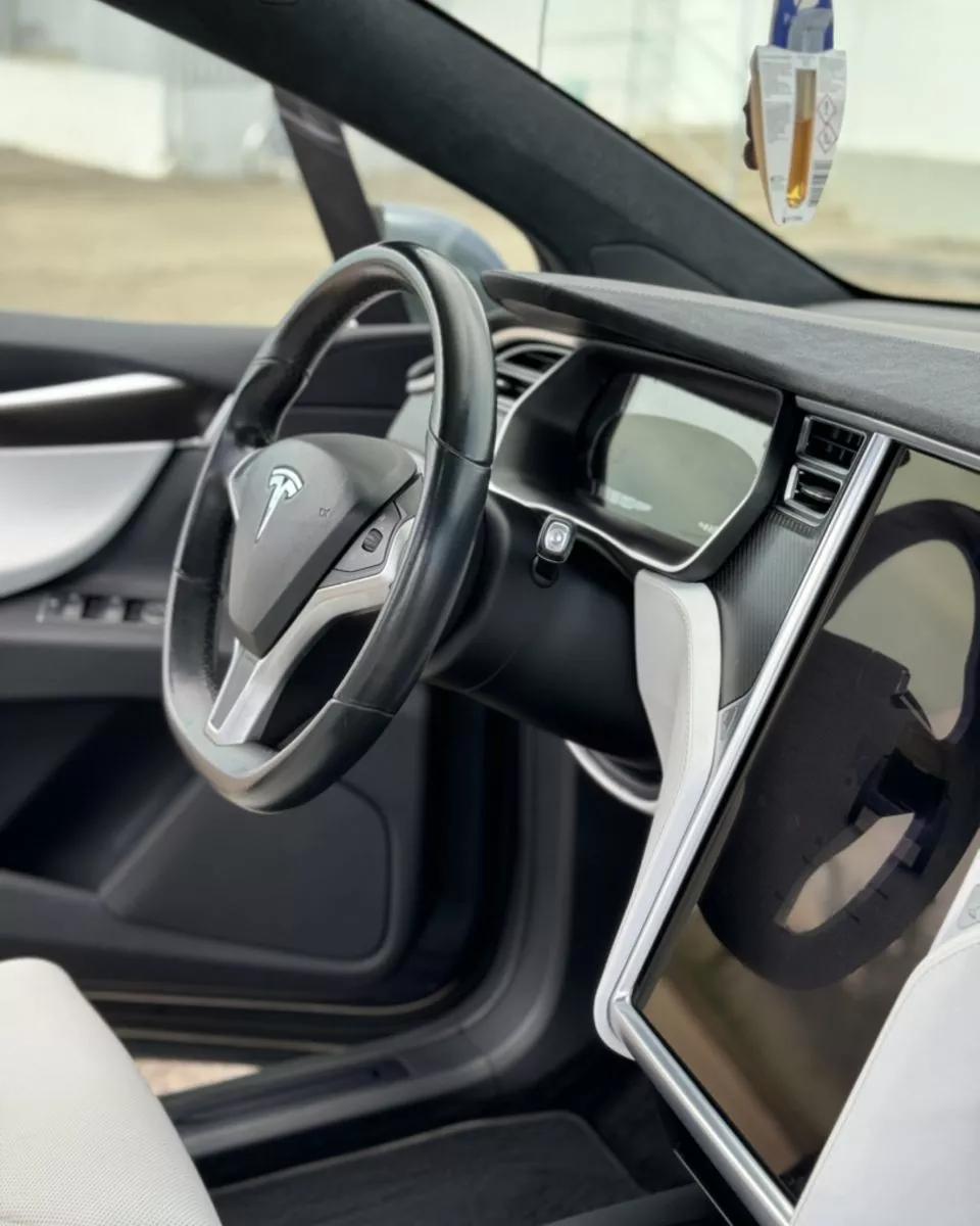 Tesla Model X  90 kWh 2016thumbnail111