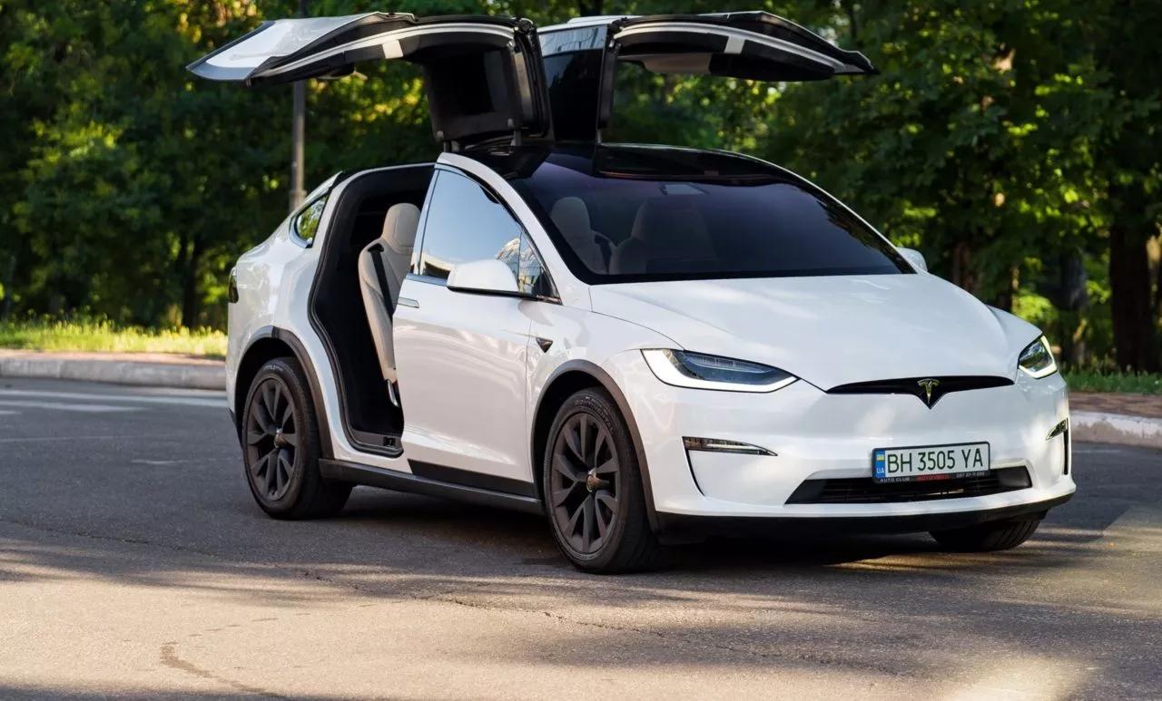 Tesla Model X  100 kWh 2022thumbnail01