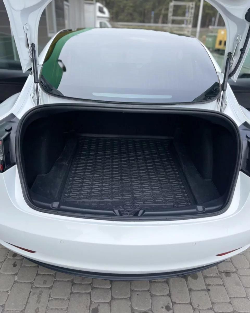 Tesla Model 3  75 kWh 2018211