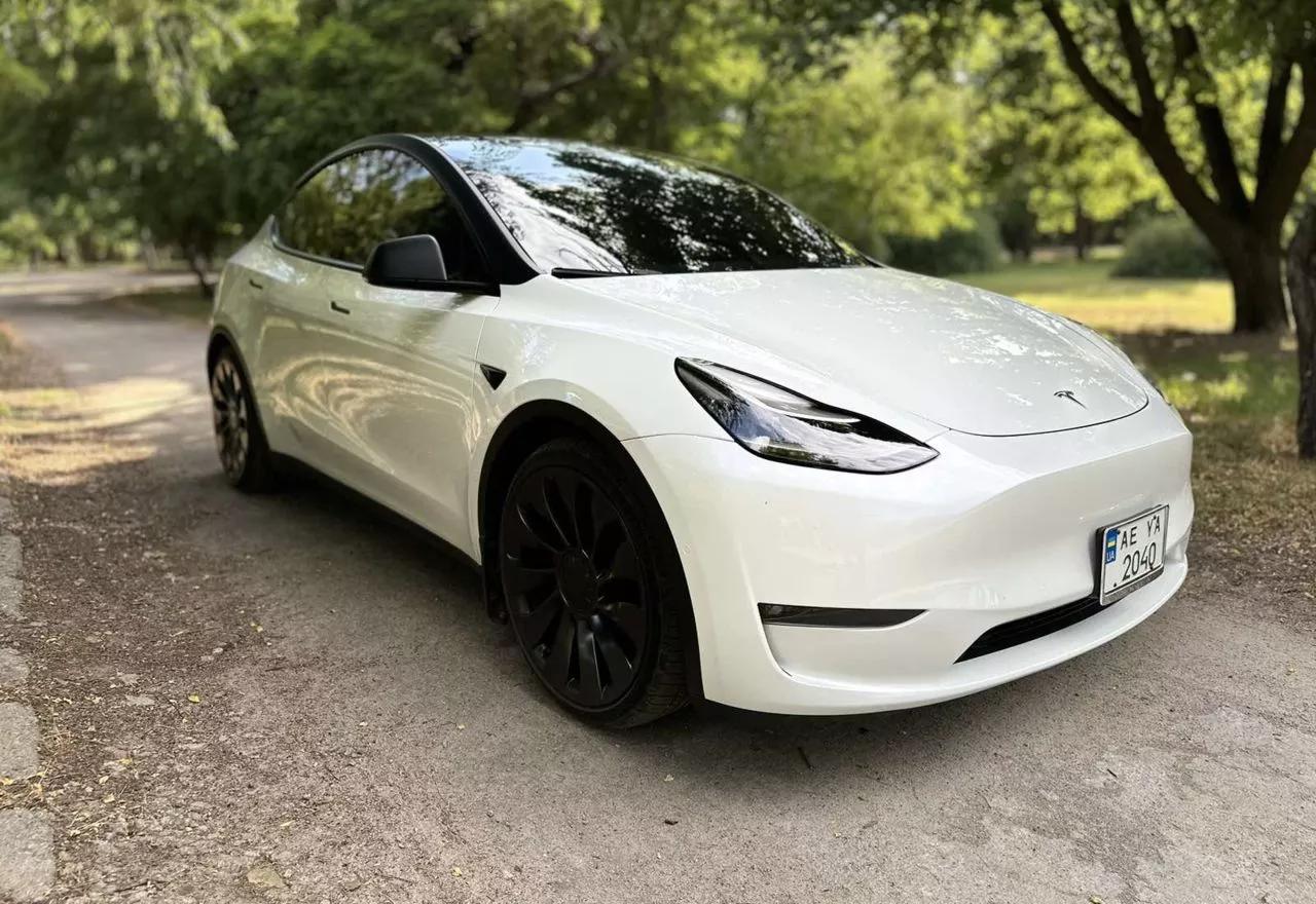 Tesla Model Y  82 kWh 2022thumbnail11