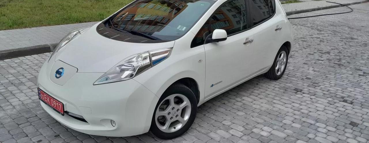 Nissan Leaf  30 kWh 2017thumbnail01