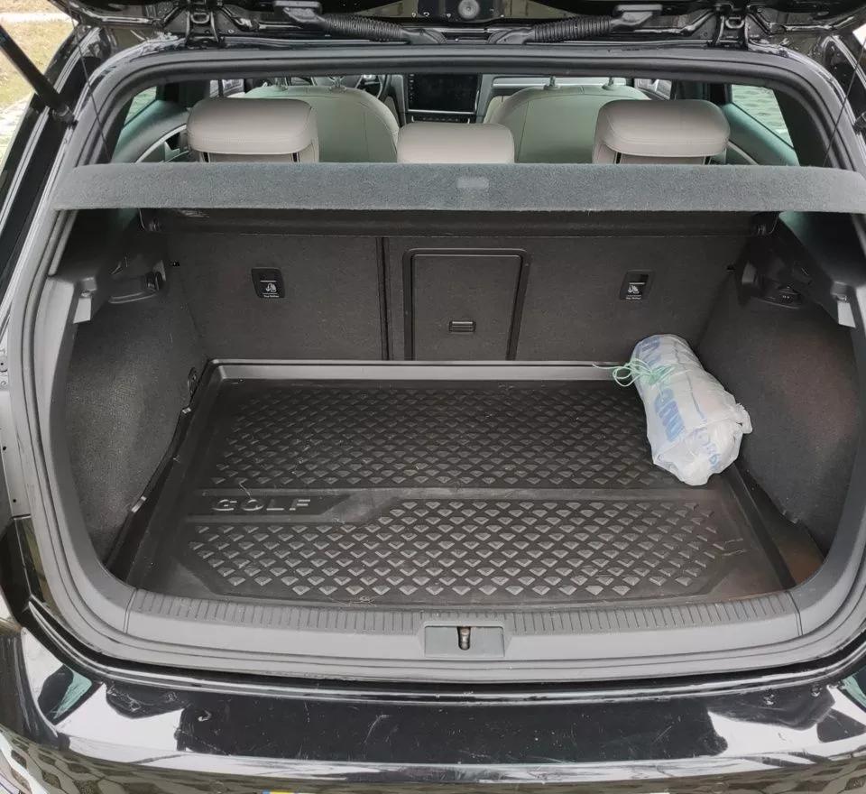 Volkswagen e-Golf  36 kWh 2018thumbnail241