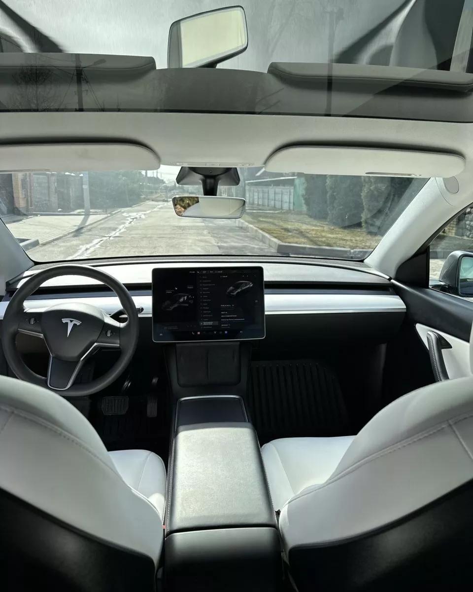 Tesla Model Y  82 kWh 2021111