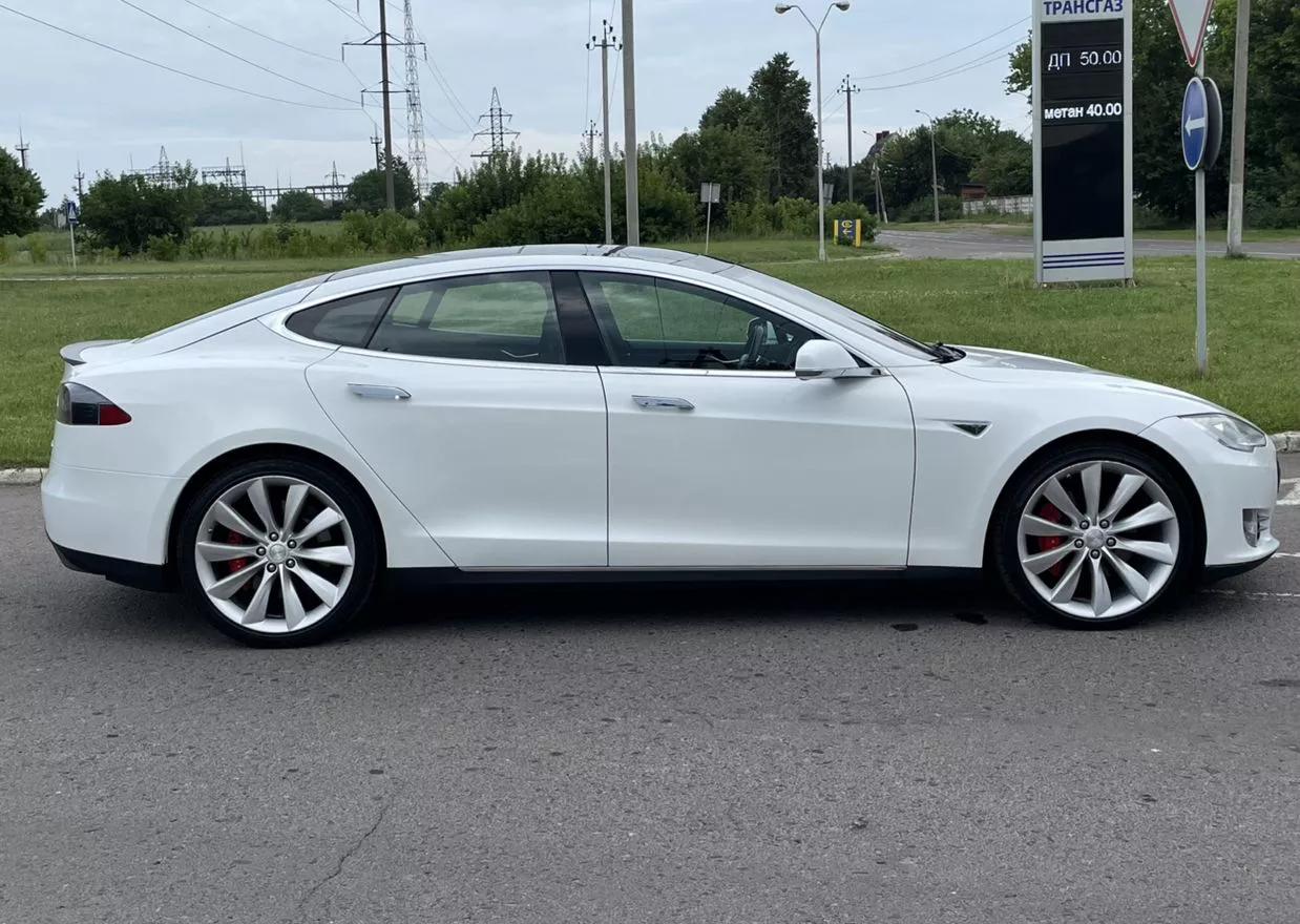 Tesla Model S  85 kWh 2015thumbnail51