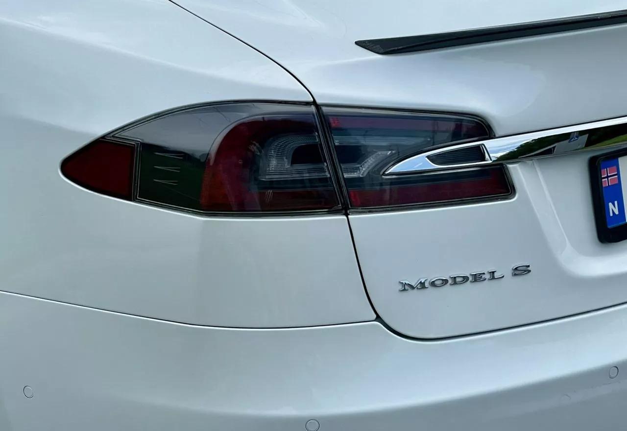 Tesla Model S  85 kWh 2015191