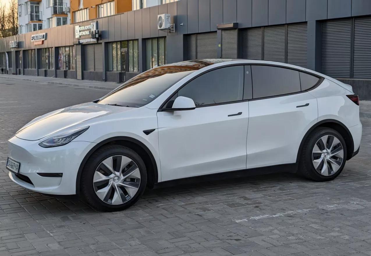 Tesla Model Y  80.5 kWh 202021