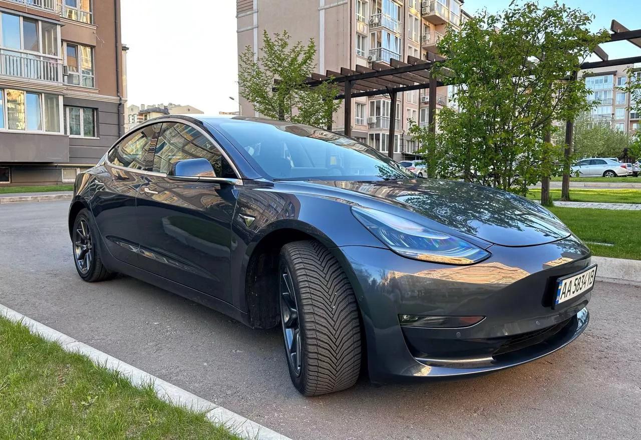 Tesla Model 3  201931