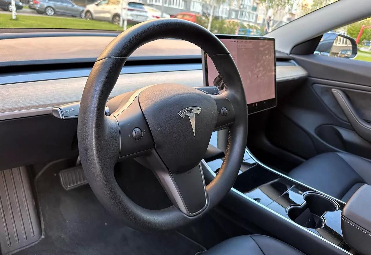 Tesla Model 3  2019thumbnail91