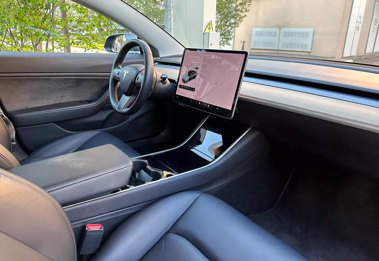 Tesla Model 3  2019thumbnail161