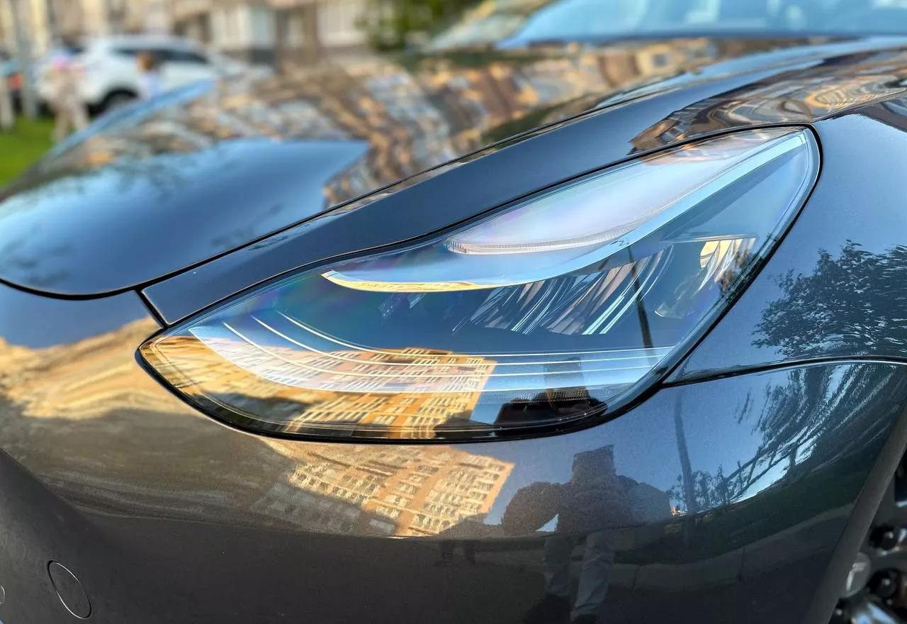 Tesla Model 3  2019191