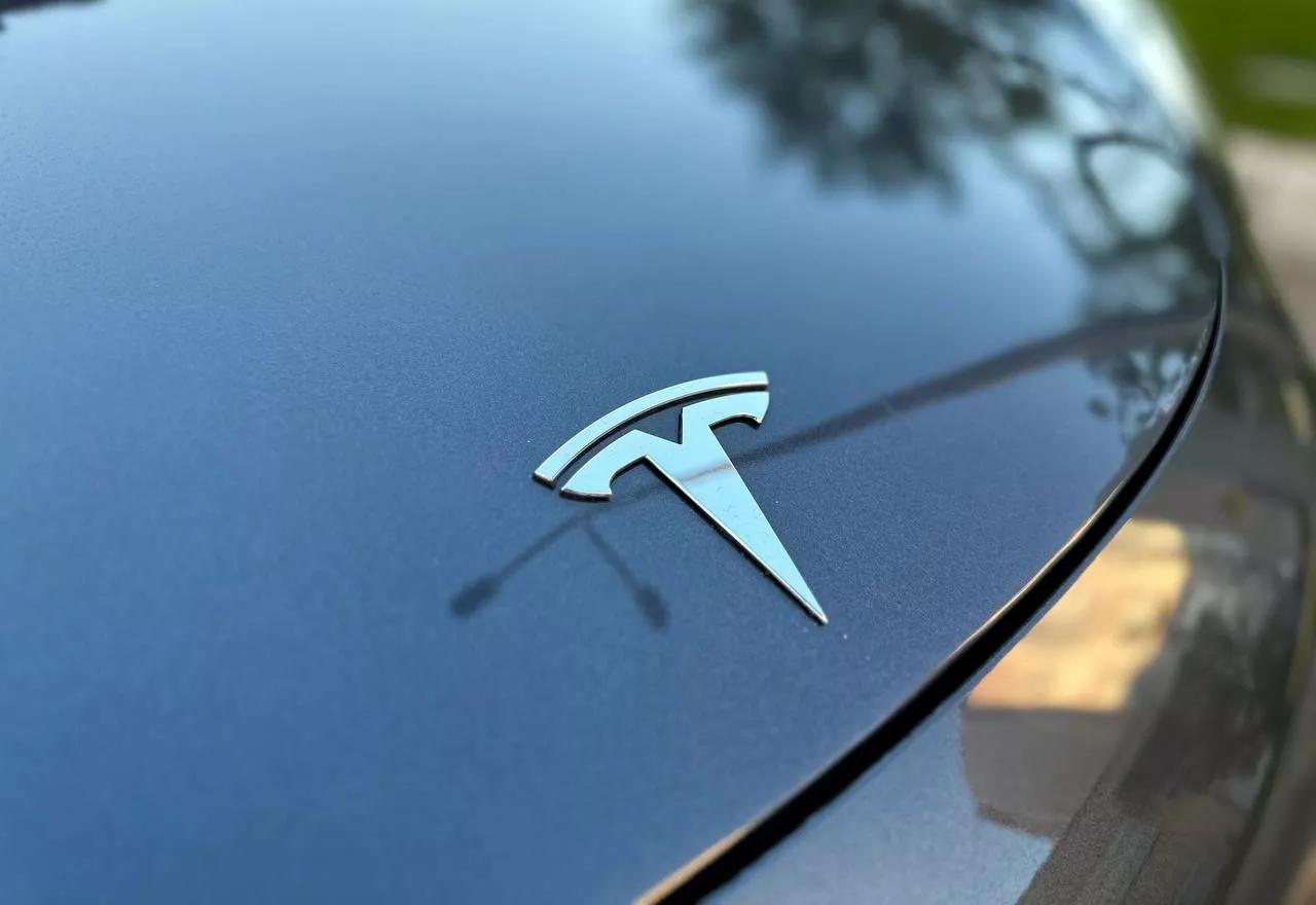 Tesla Model 3  2019211