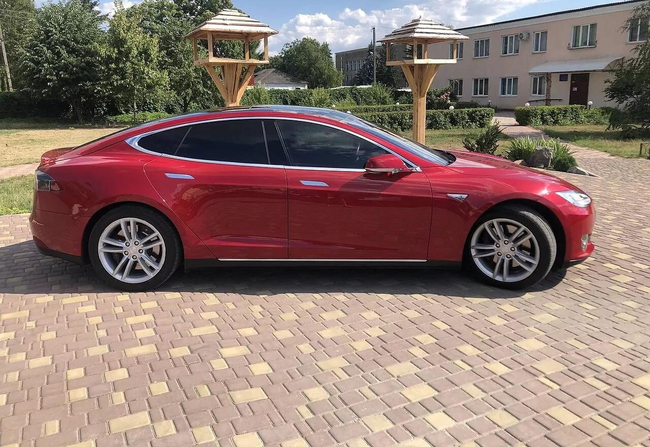 Tesla Model S  90 kWh 201661