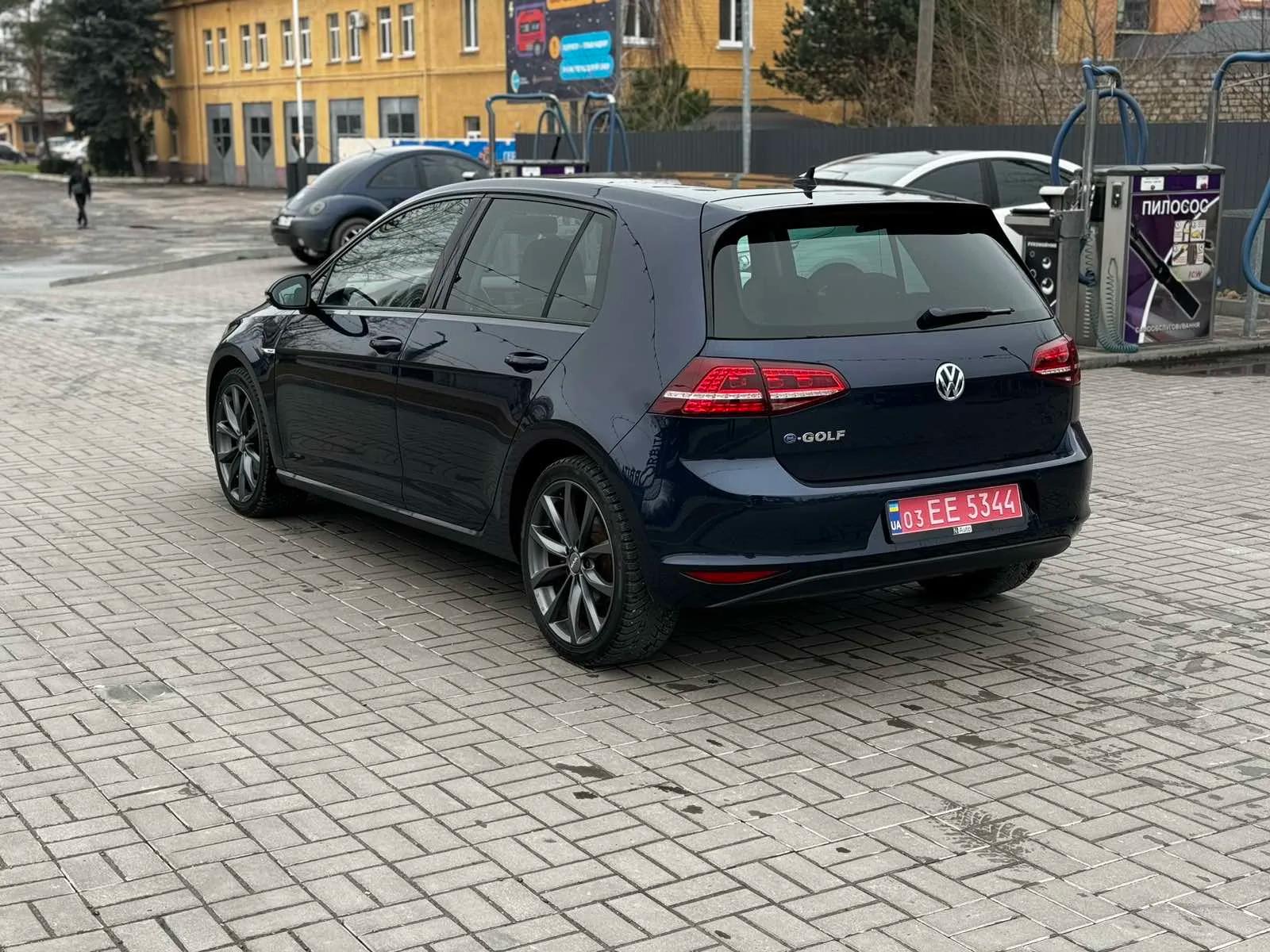 Volkswagen e-Golf  24.2 kWh 201551