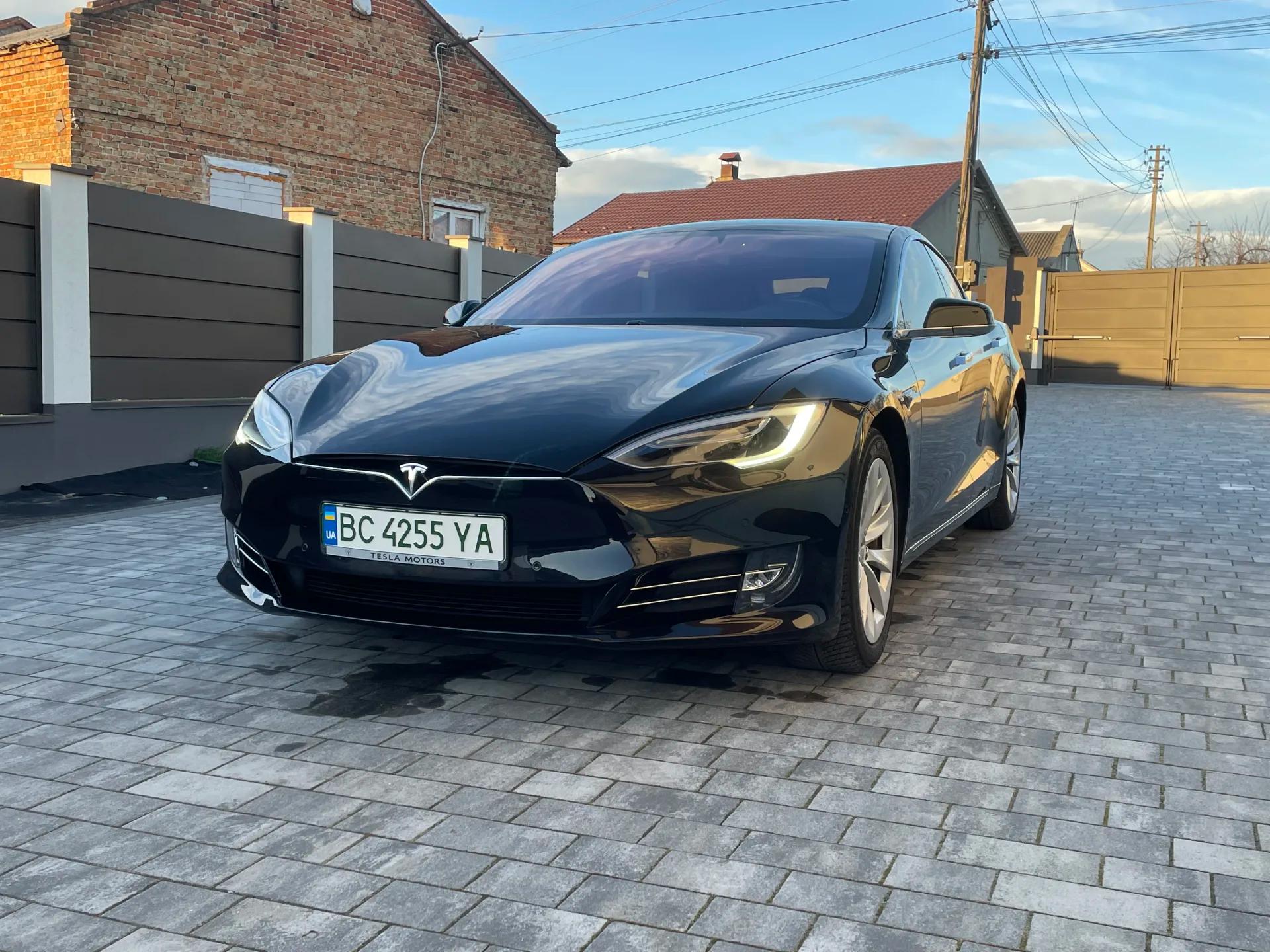 Tesla Model S 75D 2018101