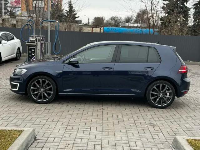 Volkswagen e-Golf  24.2 kWh 2015thumbnail61
