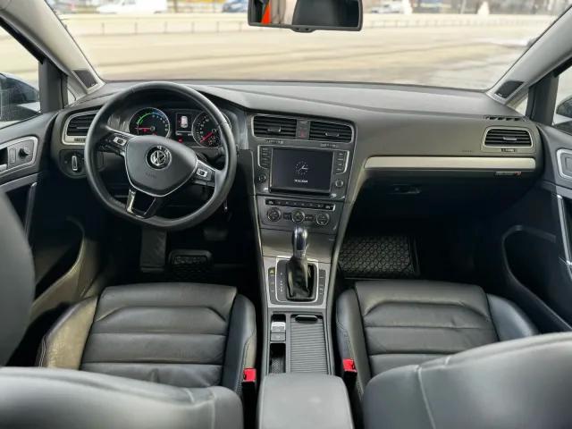 Volkswagen e-Golf  24.2 kWh 2015thumbnail111