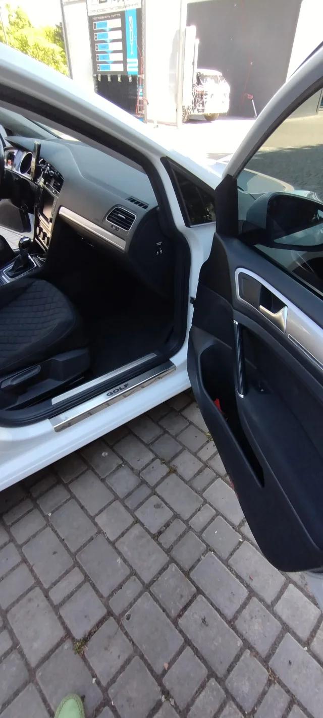 Volkswagen e-Golf 24.2 kWh 2014thumbnail241