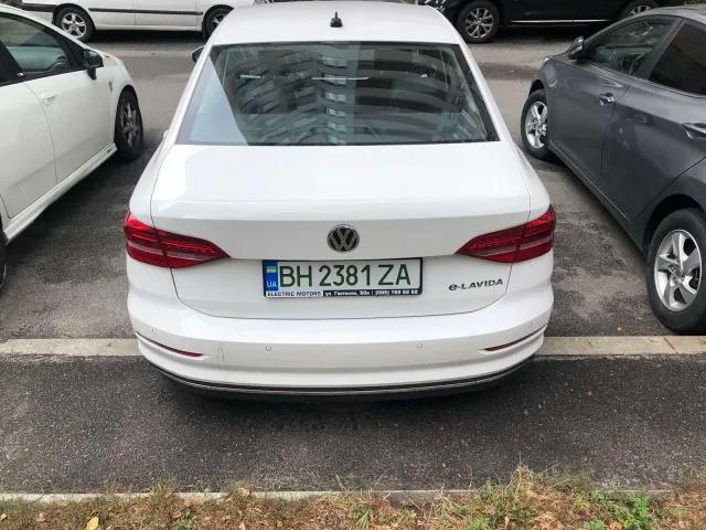 Volkswagen e-Golf  38.8 kWh 2021thumbnail11