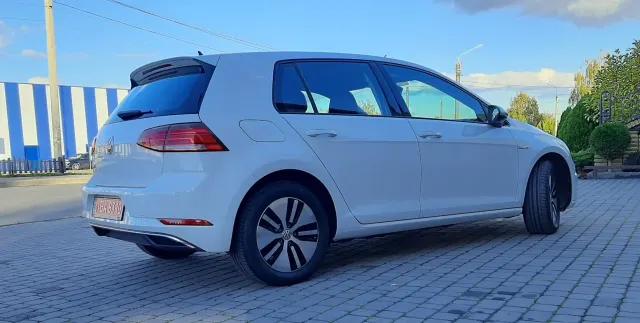 Volkswagen e-Golf  36 kWh 2019thumbnail181