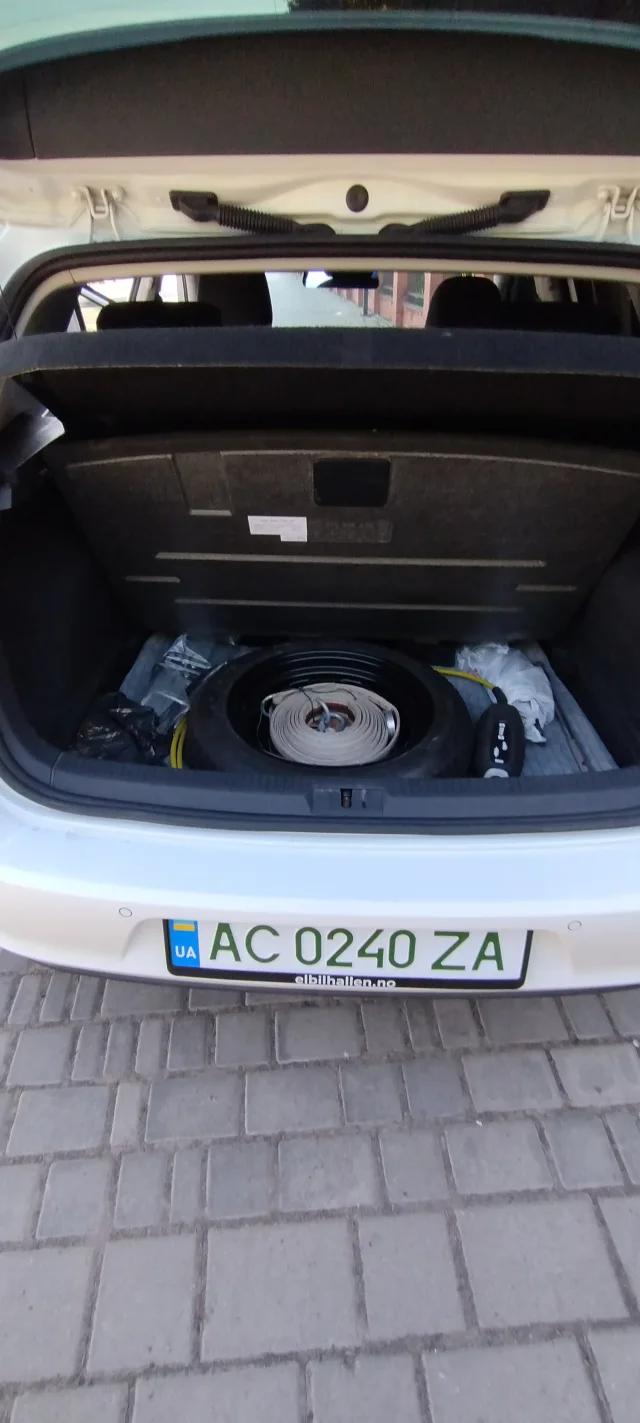Volkswagen e-Golf 24.2 kWh 2014thumbnail201