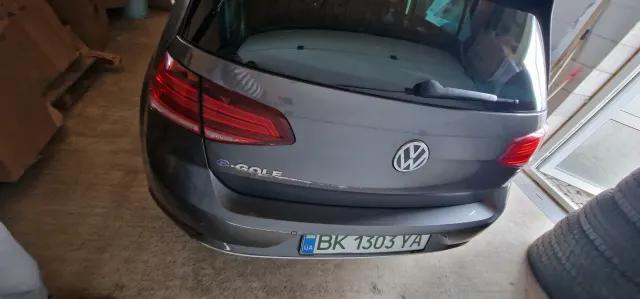 Volkswagen e-Golf  38 kWh 2017thumbnail51