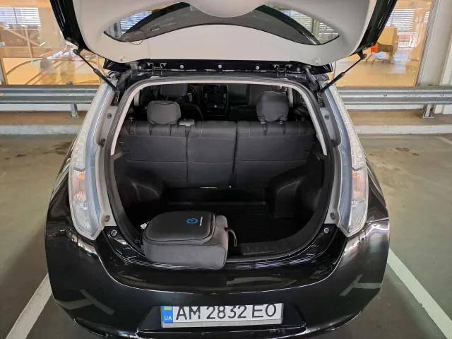 Nissan Leaf 24 kWh 2016thumbnail01