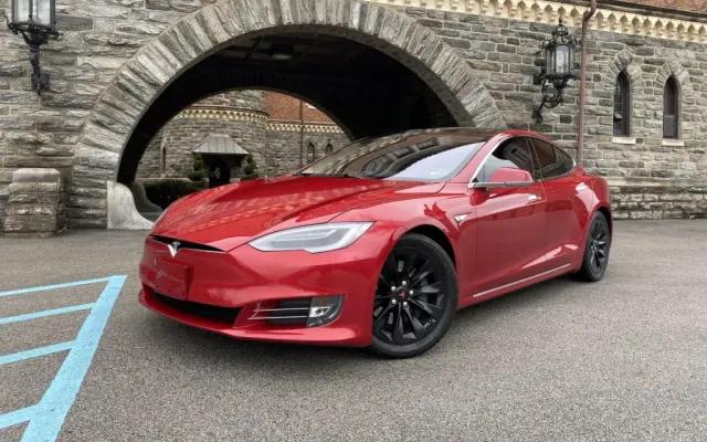 Tesla Model S I Покоління (FL) Performance