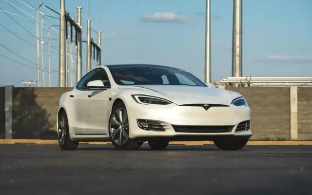 Tesla Model S I Покоління (FL) Long Range Plus