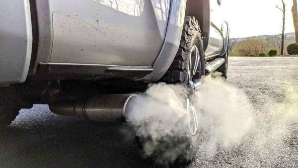 ЄС планує зберегти автомобілі з ДВЗ, використовуючи нове паливо
