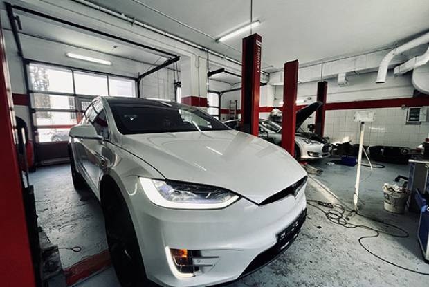 Tesla Park01