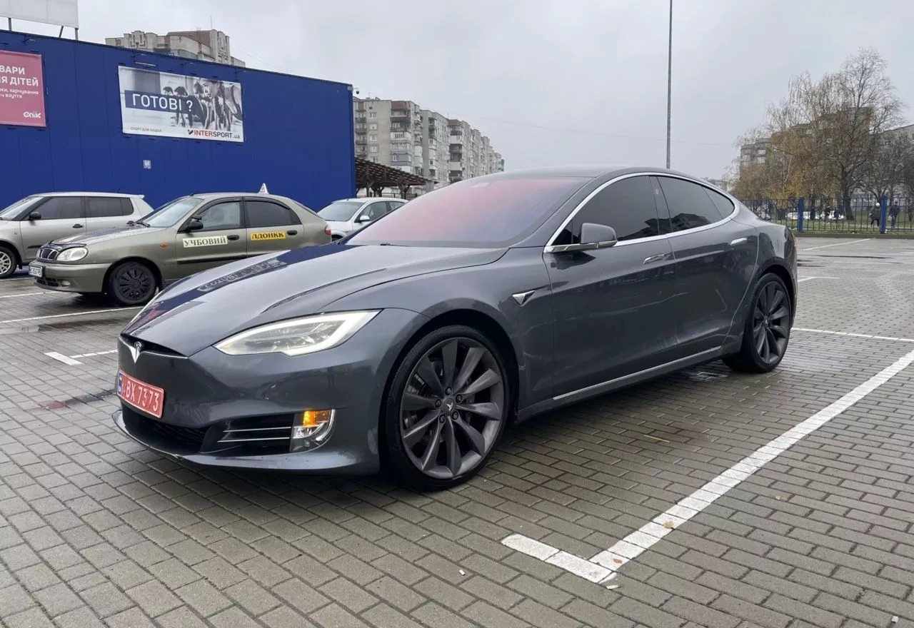 Tesla Model S  90 kWh 201701