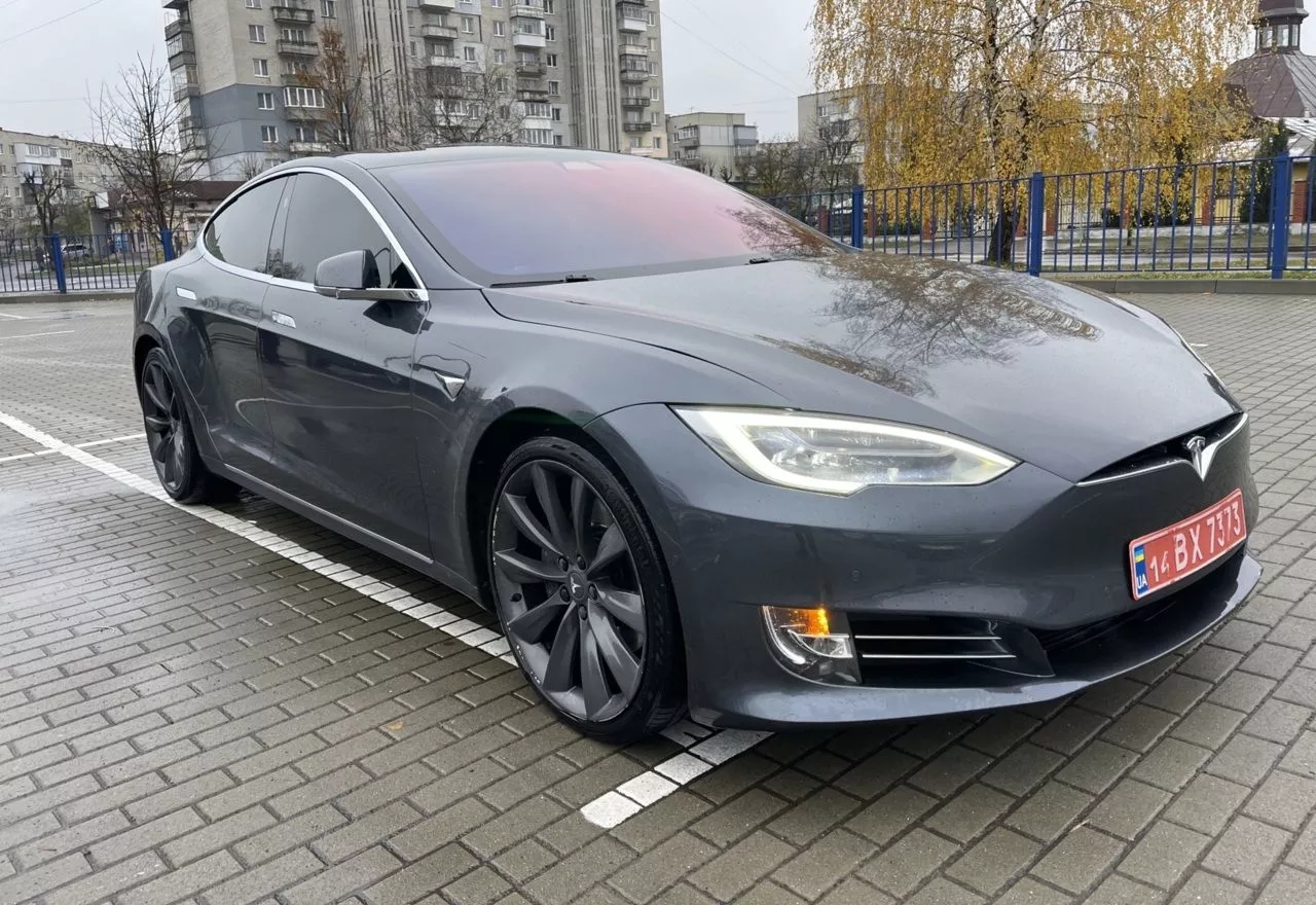 Tesla Model S  90 kWh 201711