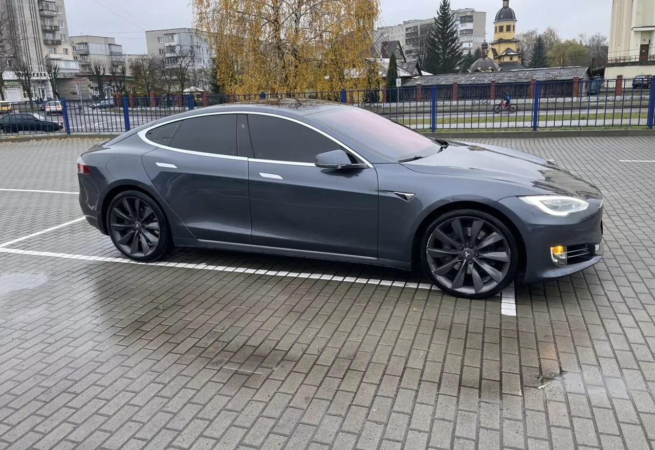 Tesla Model S  90 kWh 201721