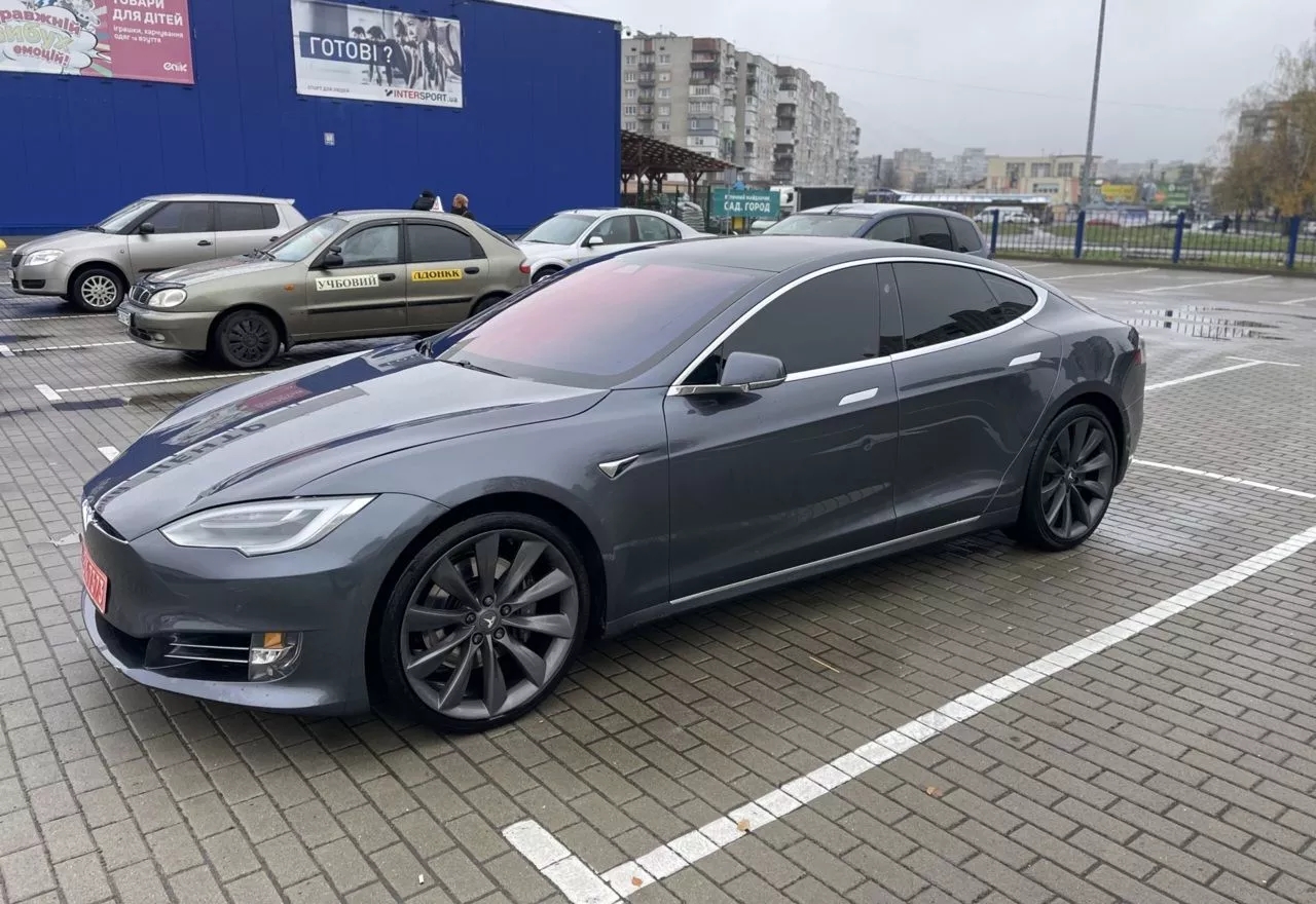 Tesla Model S  90 kWh 201771