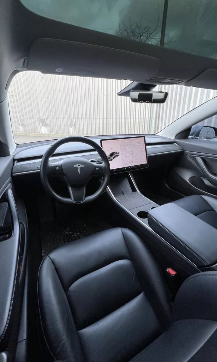 Tesla Model 3  75 kWh 2018101