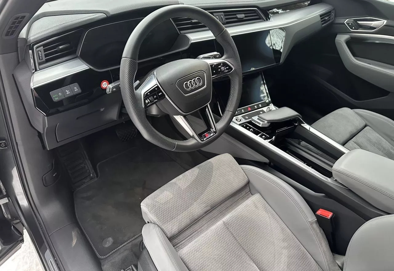 Audi E-tron  71 kWh 2020151