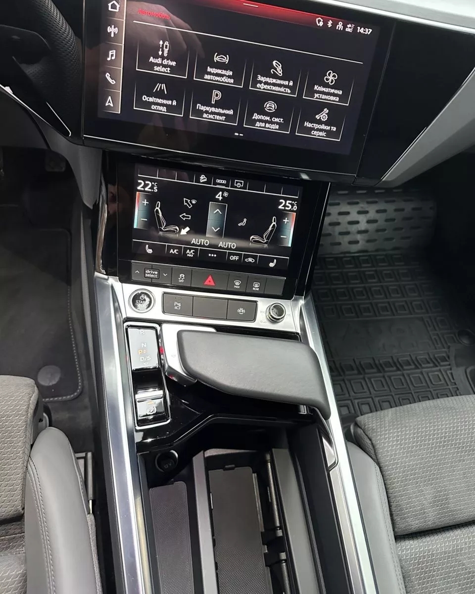 Audi E-tron  71 kWh 2020211