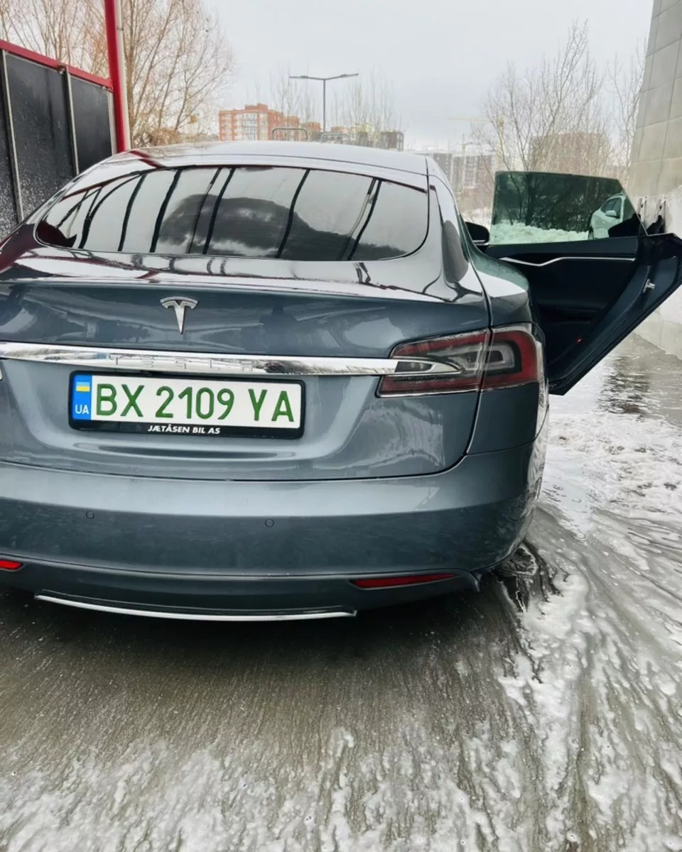 Tesla Model S  85 kWh 2014191